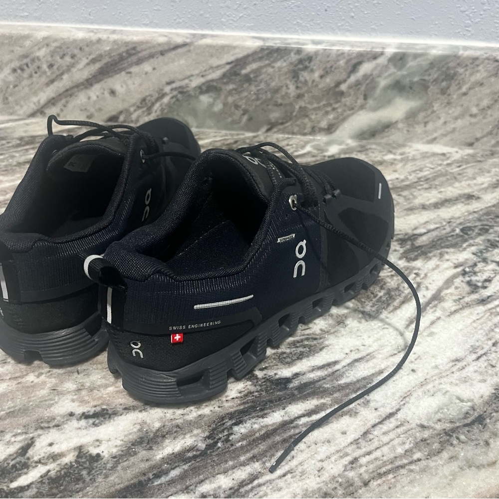 On Cloud 5 waterproof women’s tennis shoes